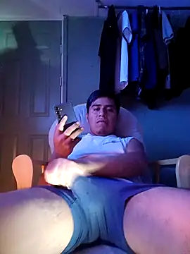 Penelargo1233r online show from 10.27.25