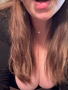 Snapshot of Curvy__Goddess chatting on 05.16.26 Curvy Goddess online show from 05.16.26
