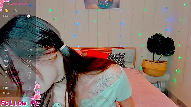 honeybuns lizzy online show from 10.18.25