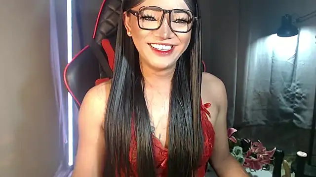 Snapshot of smokeprincess chatting on 12.04.25 smokeprincess online show from 12.04.25