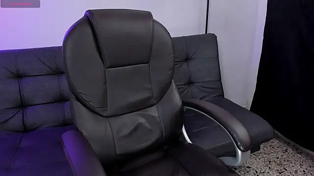 Snapshot of Dulce_kitty13 chatting on 11.08.25 Dulce kitty13 online show from 11.08.25