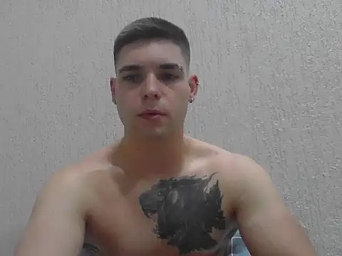 Snapshot of Zure-xxx chatting on 11.14.25 Zure-xxx online show from 11.14.25