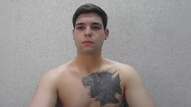 Snapshot of Zure-xxx chatting on 06.14.26 Zure-xxx online show from 06.14.26