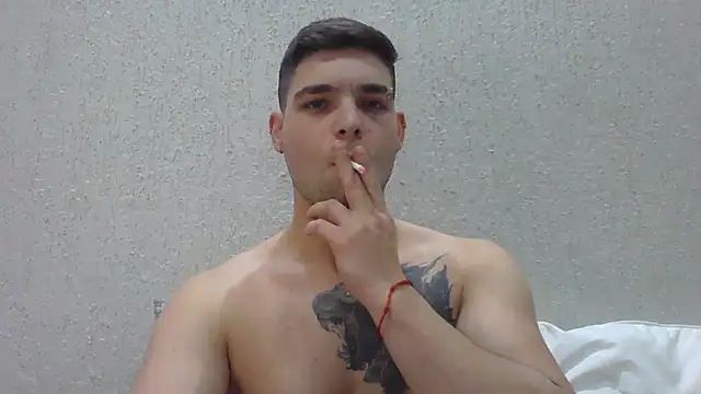 Snapshot of Zure-xxx chatting on 06.24.26 Zure-xxx online show from 06.24.26