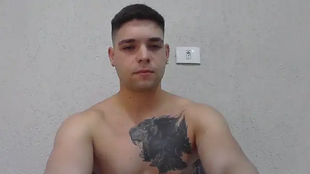 Snapshot of Zure-xxx chatting on 07.25.26 Zure-xxx online show from 07.25.26
