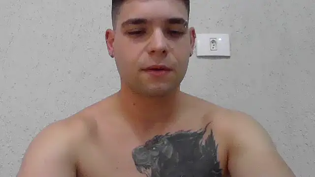 Snapshot of Zure-xxx chatting on 07.27.26 Zure-xxx online show from 07.27.26