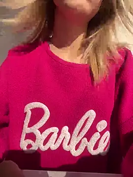 Snapshot of -cicek chatting on 12.14.25 -cicek online show from 12.14.25