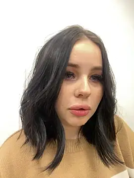 Snapshot of AliceLune chatting on 01.18.26 AliceLune online show from 01.18.26