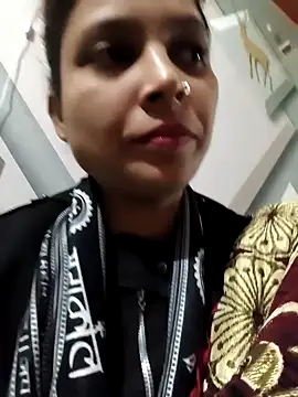 Snapshot of Anshika1431 chatting on 12.04.25 Anshika1431 online show from 12.04.25