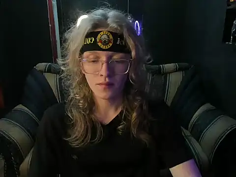 Snapshot of Bookjinn chatting on 10.29.25 Bookjinn online show from 10.29.25