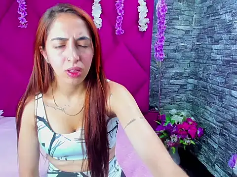 Snapshot of MariamGray1 chatting on 11.15.25 MariamGray1 online show from 11.15.25