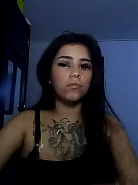 Snapshot of adri_gomez1 chatting on 11.17.25 adri gomez1 online show from 11.17.25