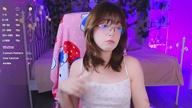 Snapshot of Soffi_Toffi chatting on 10.28.25 Soffi Toffi online show from 10.28.25