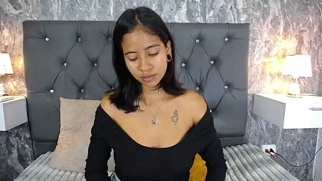 Snapshot of EuphoriaSavage chatting on 11.16.25 EuphoriaSavage online show from 11.16.25