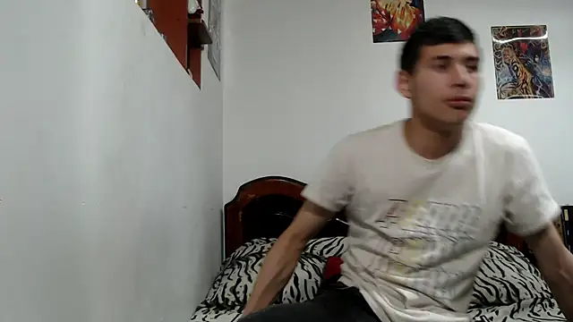 Snapshot of alex_andy chatting on 10.21.25 alex andy online show from 10.21.25