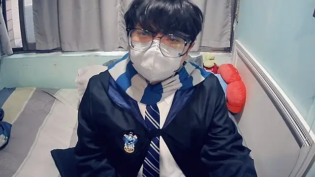 Snapshot of harua0000 chatting on 10.26.25 harua0000 online show from 10.26.25