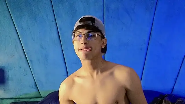 Aaron Eze online show from 11.18.25