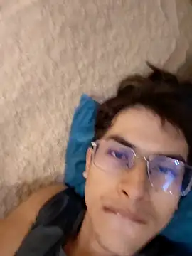 Aaron Eze online show from 02.03.26