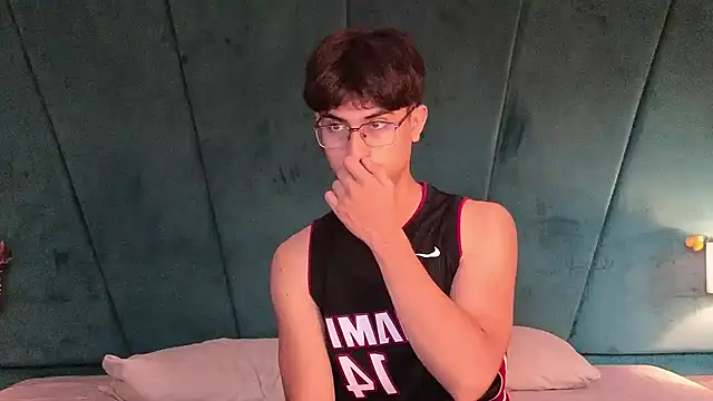 Aaron Eze online show from 02.19.26