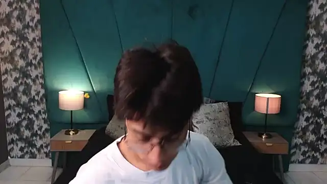 Aaron Eze online show from 06.07.26