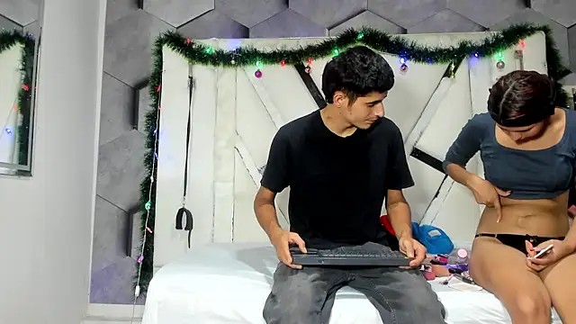 NicollAndJulian online show from 11.28.25