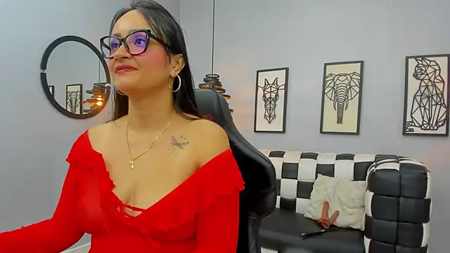 Snapshot of AlexandraMilff chatting on 11.29.25 AlexandraMilff online show from 11.29.25