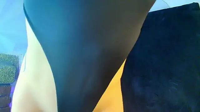 LiliBundy online show from 10.25.25