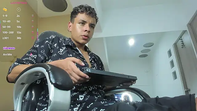 Xavier Fox    online show from 03.08.26