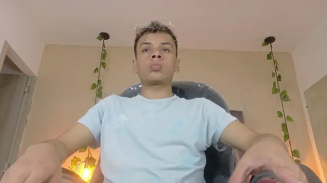 Xavier Fox    online show from 03.11.26