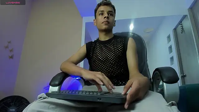 Xavier Fox    online show from 03.12.26