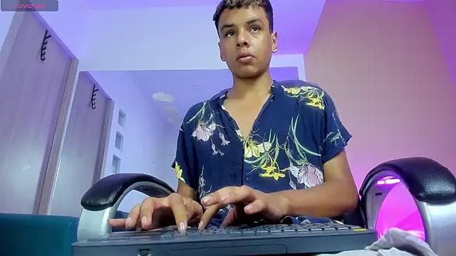 Xavier Fox    online show from 03.13.26