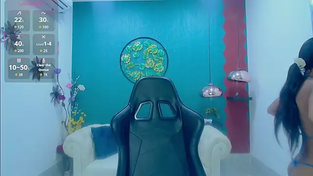 Snapshot of Miagreys1 chatting on 11.26.25 Miagreys1 online show from 11.26.25