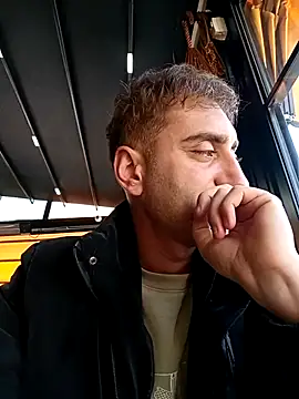 Snapshot of ahmetblk95 chatting on 11.29.25 ahmetblk95 online show from 11.29.25