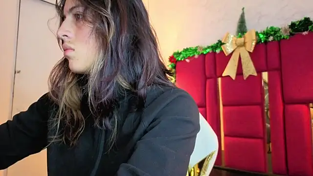 moon winy online show from 12.18.25