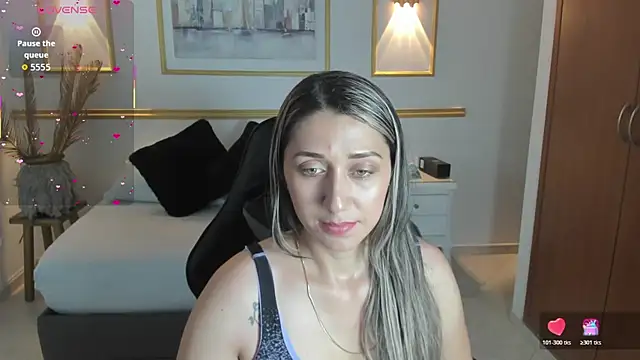 karlyy  online show from 12.01.25