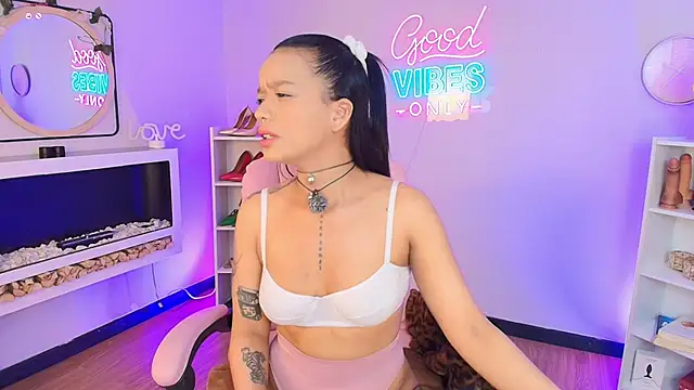 Miss koko  online show from 12.02.25