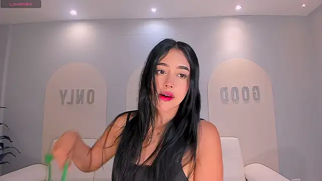 ScarlettBlaze  online show from 05.05.26