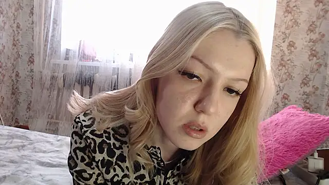 Snapshot of AlexandraXKitty chatting on 03.22.26 AlexandraXKitty online show from 03.22.26