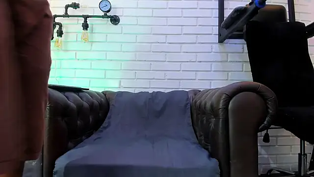 Snapshot of GabrielDraiven chatting on 11.10.25 GabrielDraiven online show from 11.10.25