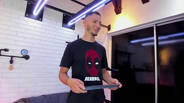 Snapshot of GabrielDraiven chatting on 11.13.25 GabrielDraiven online show from 11.13.25