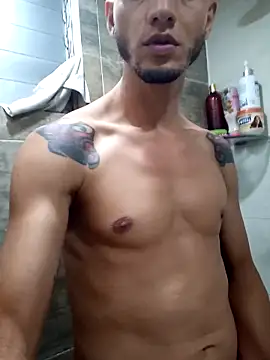 Snapshot of GabrielDraiven chatting on 11.17.25 GabrielDraiven online show from 11.17.25