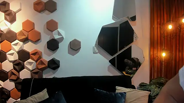 Snapshot of GabrielDraiven chatting on 11.29.25 GabrielDraiven online show from 11.29.25