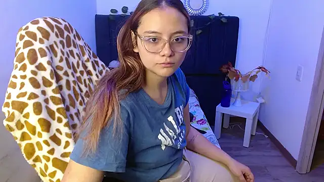 Red Lola  online show from 10.23.25