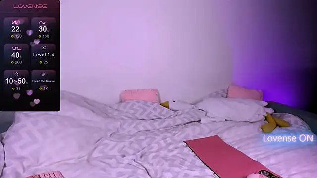 3 Cara Delfie 4 online show from 12.15.25