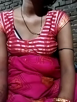 Snapshot of Hot_Lilly02 chatting on 10.29.25 Hot Lilly02 online show from 10.29.25