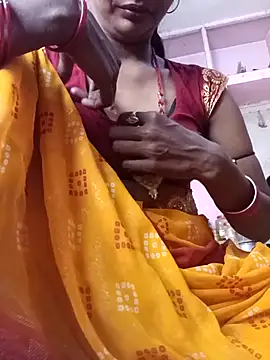 Snapshot of Hot_Lilly02 chatting on 12.05.25 Hot Lilly02 online show from 12.05.25