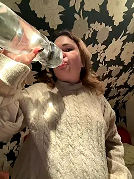 Snapshot of GoldMuse chatting on 10.31.25 GoldMuse online show from 10.31.25