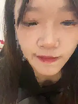 Snapshot of RanRan68 chatting on 12.17.25 RanRan68 online show from 12.17.25