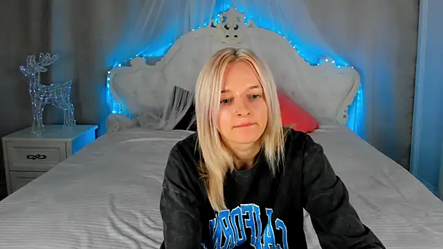 Snapshot of AlessaKiss chatting on 05.04.26 AlessaKiss online show from 05.04.26