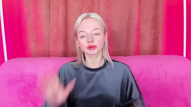 Snapshot of AlessaKiss chatting on 05.07.26 AlessaKiss online show from 05.07.26